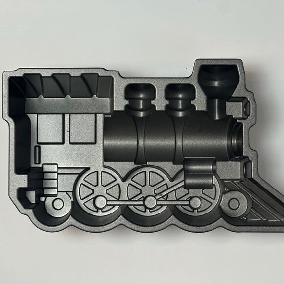 NORDIC WARE Train Locomotive Cake Pan ProCast Bakeware Heavy Aluminum Birthday - Picture 5 of 7